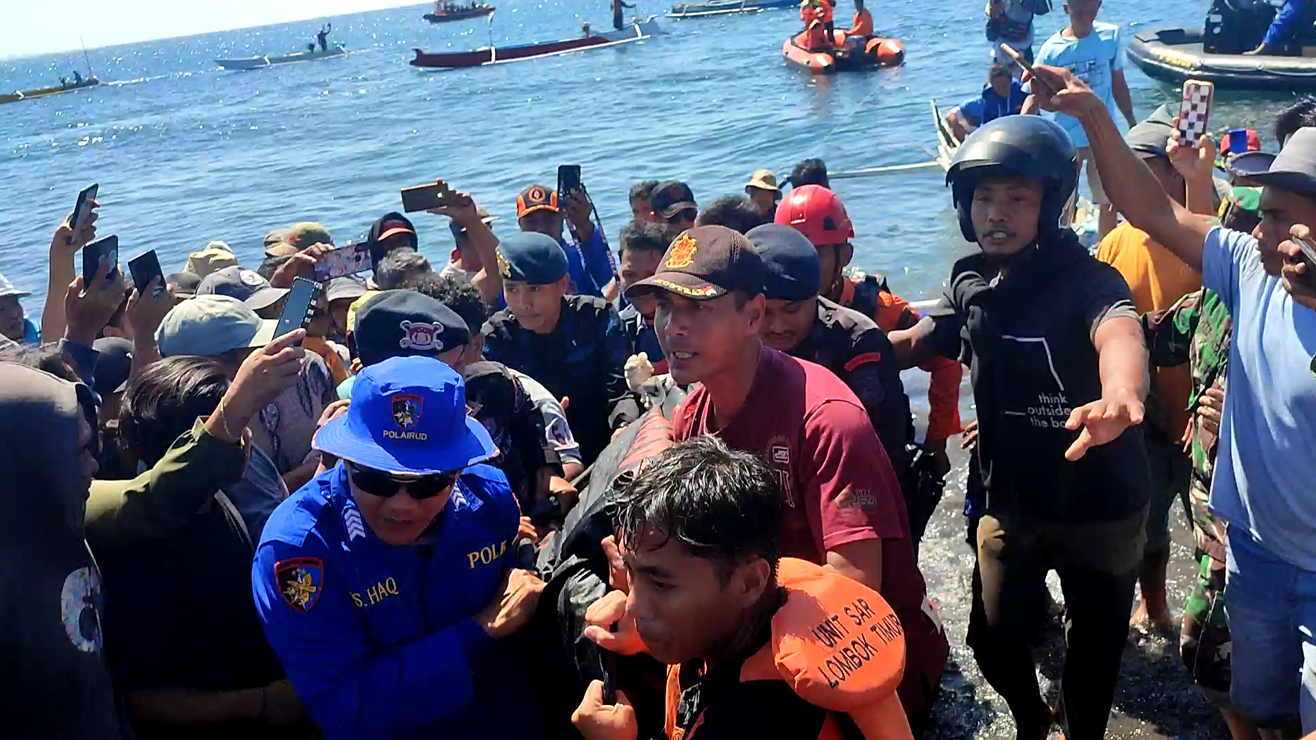 Satu Keluarga Terseret Ombak Di Pantai Tanjung Menangis Pringgabaya